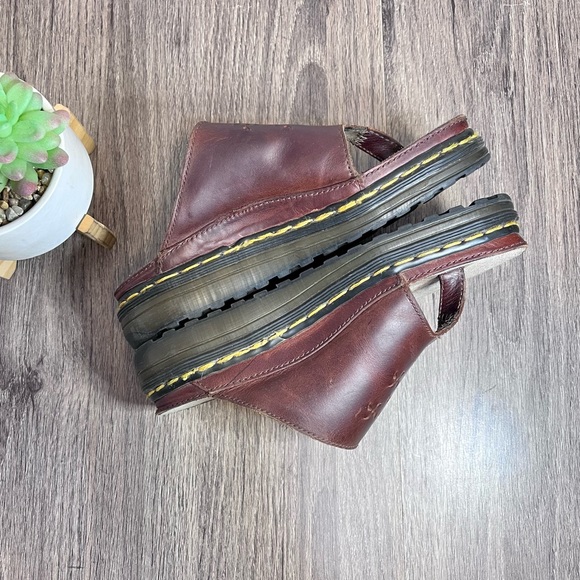 Dr. Martens | Vintage Y2K Thong Low Platform Sandals with Perforated Leather Sz7 - Picture 13 of 16